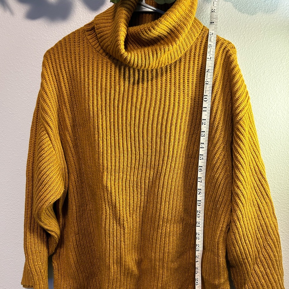 NWOT Topshop mustard turtleneck small size 6-8